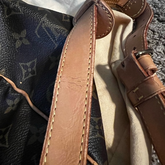 🔥SOLD🔥Authentic EUC Keepall 50 Bandoliere - Picture 16 of 16